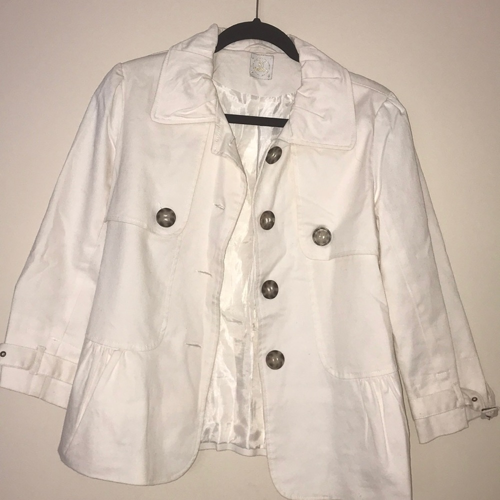 WhIte Jacket